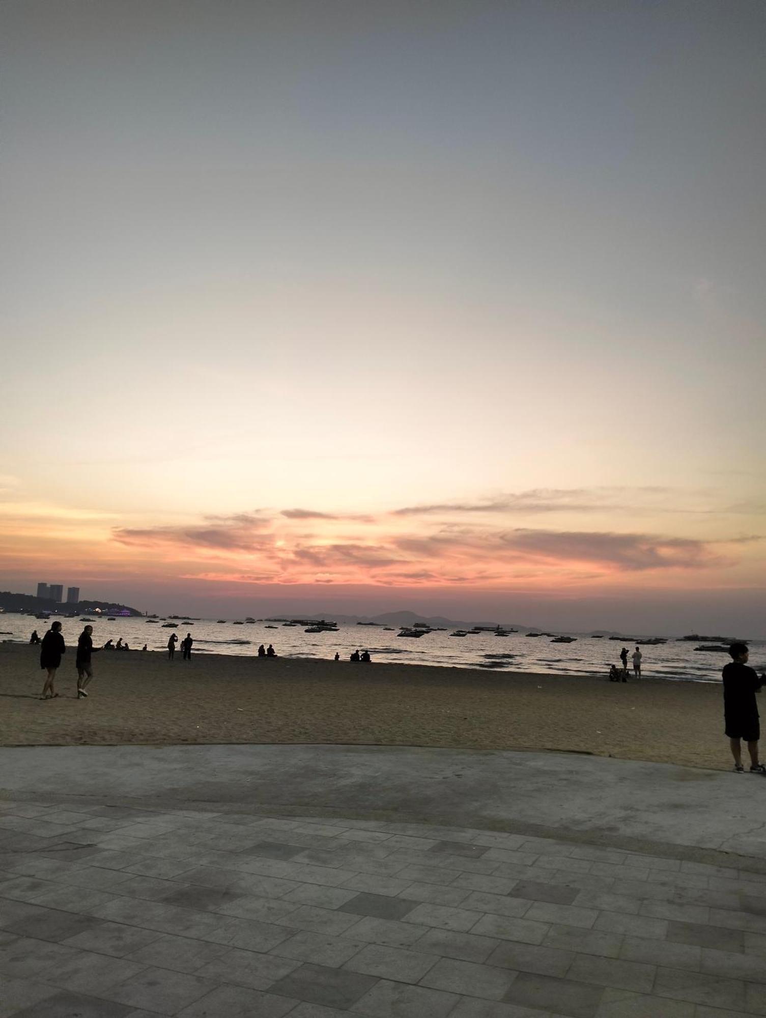Titanic Residence-5 Minutes Walk To Walking Street Pattaya Ngoại thất bức ảnh