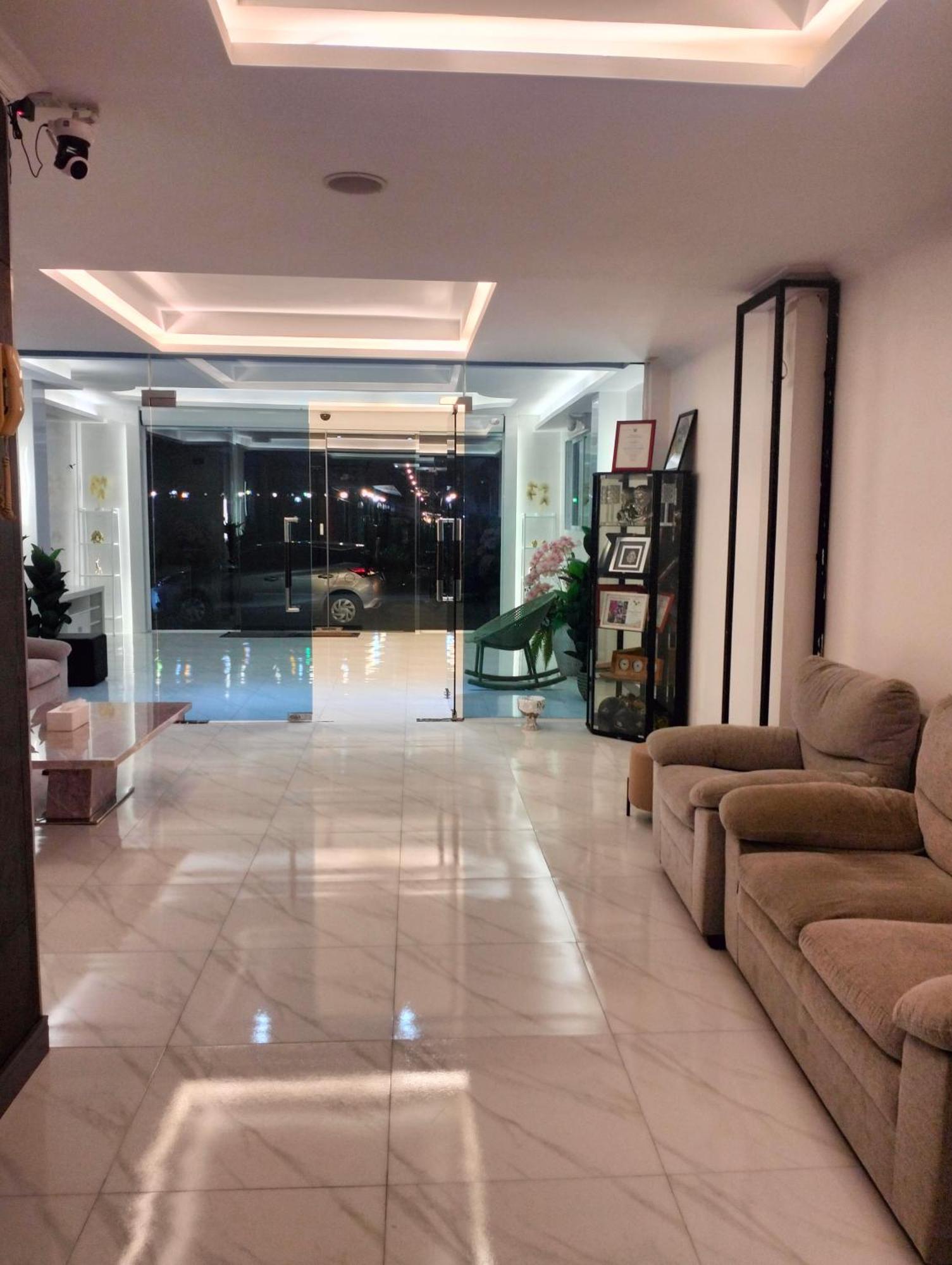 Titanic Residence-5 Minutes Walk To Walking Street Pattaya Ngoại thất bức ảnh