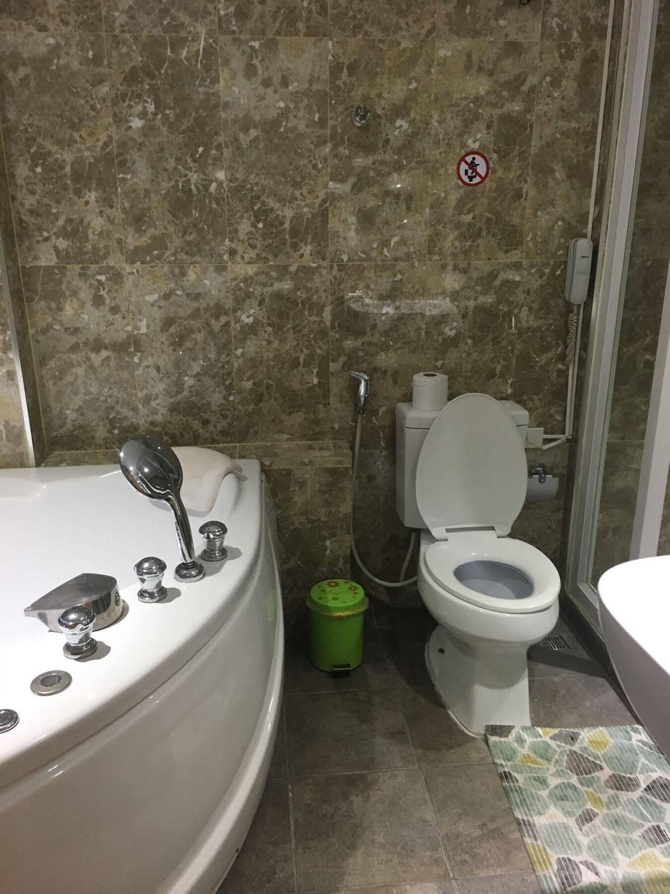 Titanic Residence-5 Minutes Walk To Walking Street Pattaya Ngoại thất bức ảnh